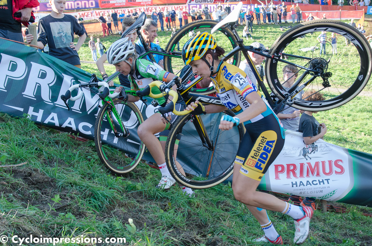 Sophie de Boer and Nikki Harris struggle in the climb